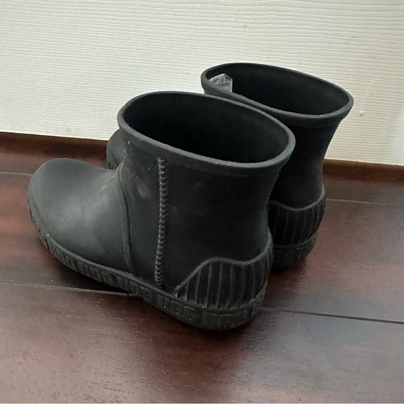 Size 1 Unisex Kids Ugg Drizlita Rubber Rain Boots - Picture 5 of 8